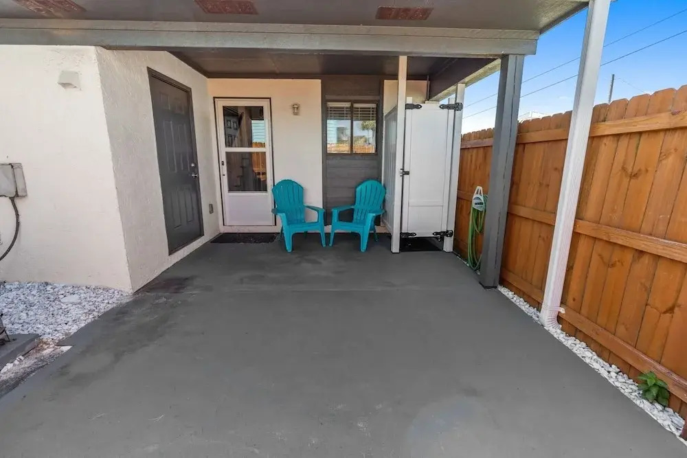 Salty Kiss 2 Bedroom Townhouse by RedAwning