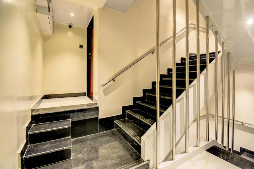 Hotel Majestic Crest