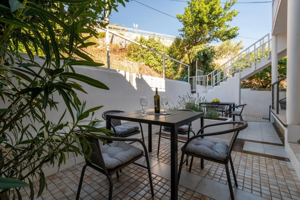 Apartments Malalu