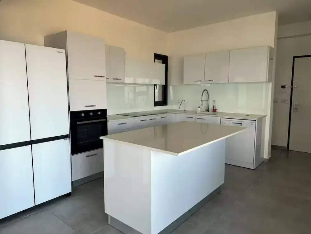Charming 4BR APT with Stellar Sea View