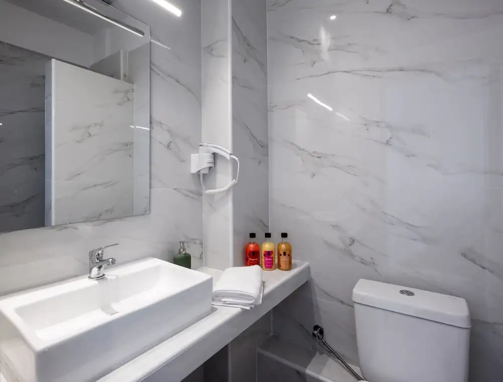 Aiora Suites