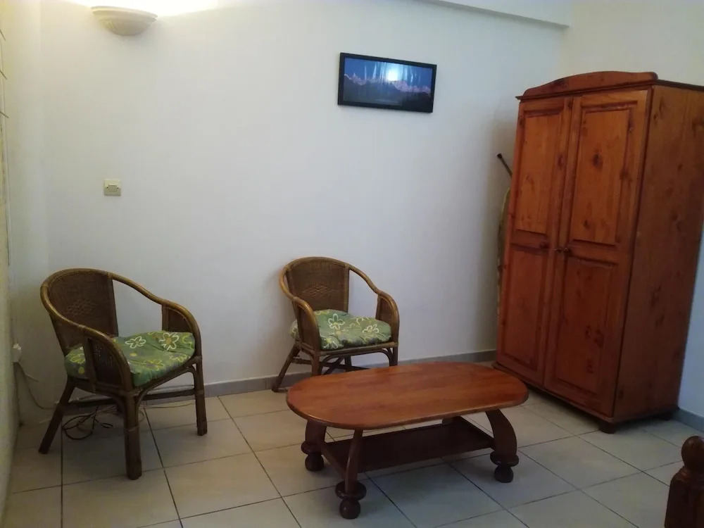 Studio In Saint Denis With Furnished Terrace And Wifi
