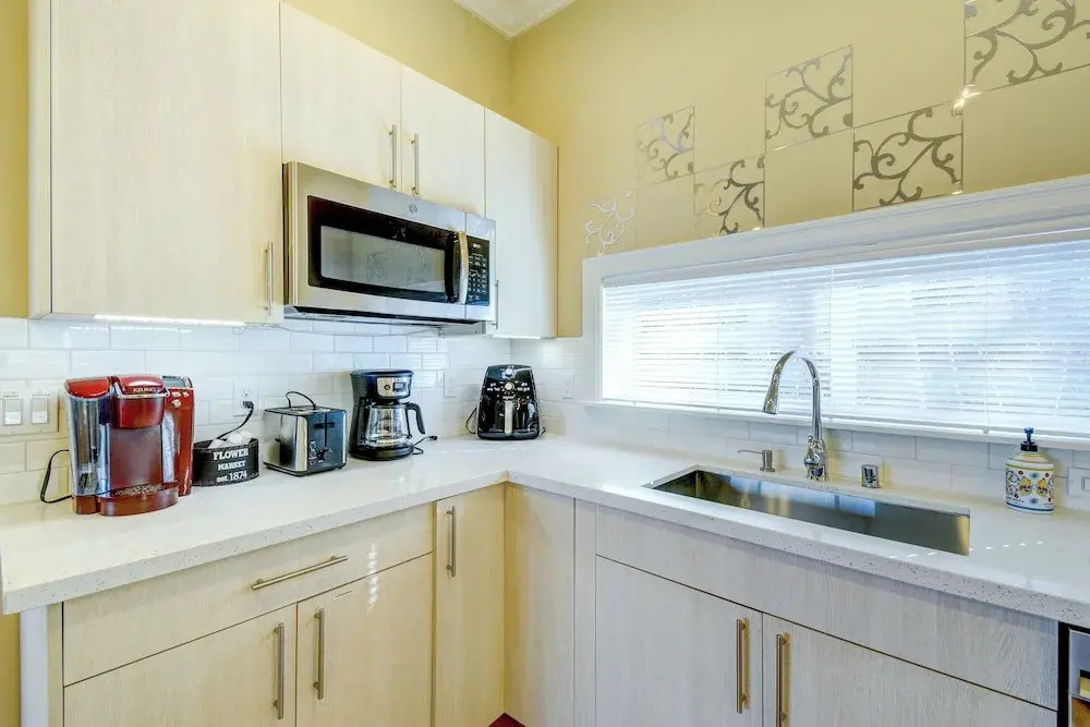 Luxe Federal Way Rental - Walk to the Water