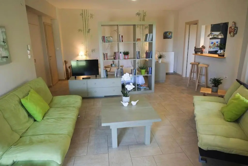 Apartment with garden in Thessaloniki
