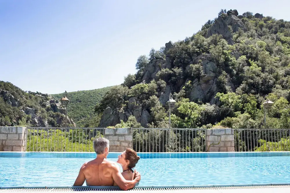 Les Pyrénées - le Grand Hôtel & le Château