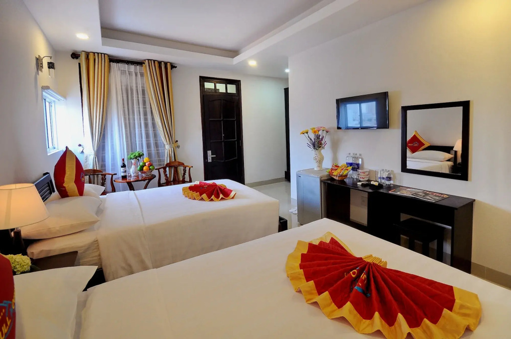 Full House Hotel