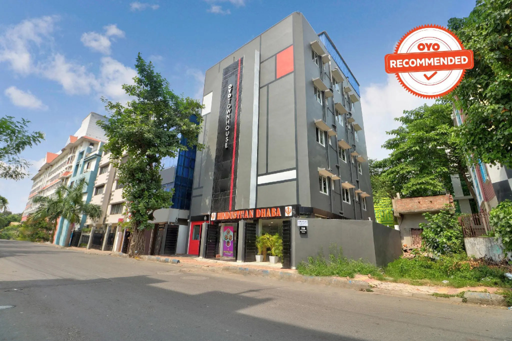 OYO Townhouse 202 Hotel Aarya Enclave