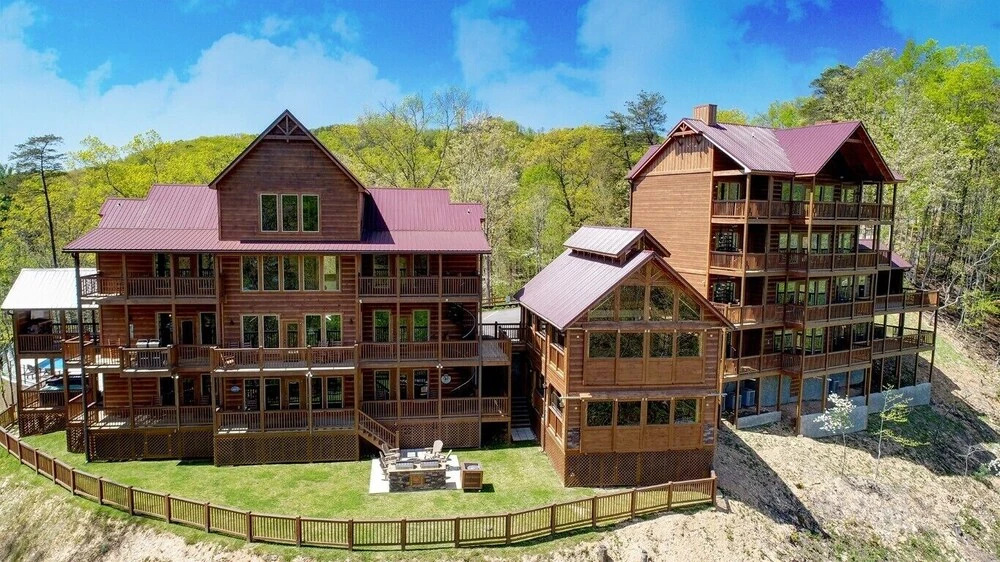 Smoky Mountain Lodge 12 Bedrooms 11 Bathrooms Home