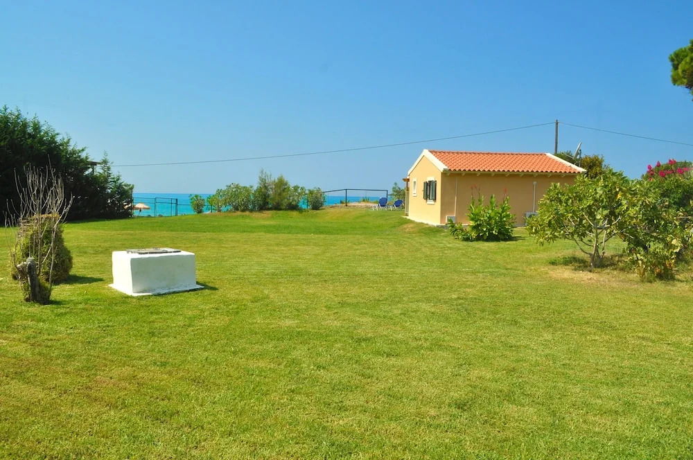 Beachfront holiday House yannis on Agios Gordios beach in Corfu
