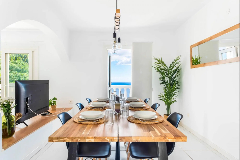 Family villa with private pool and ocean view