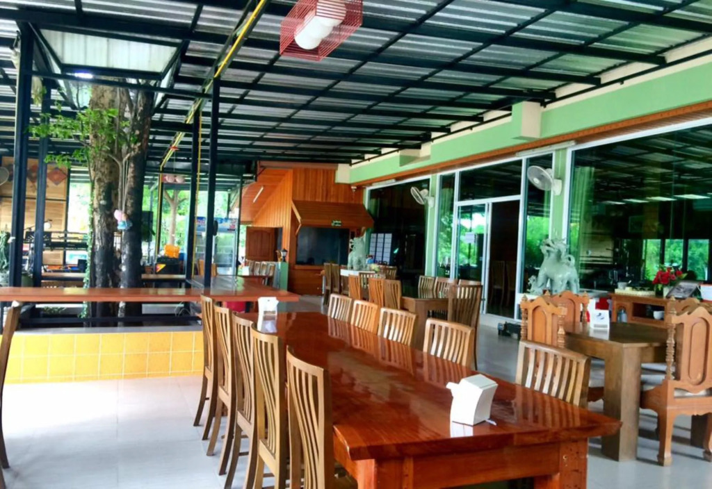 Ruen Narisra Resort