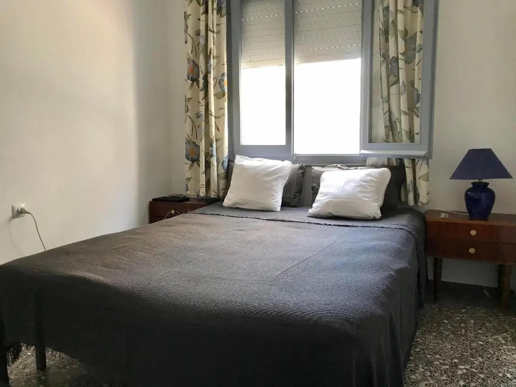 Casa con jardín y parking La Pineda 114D - INMO22