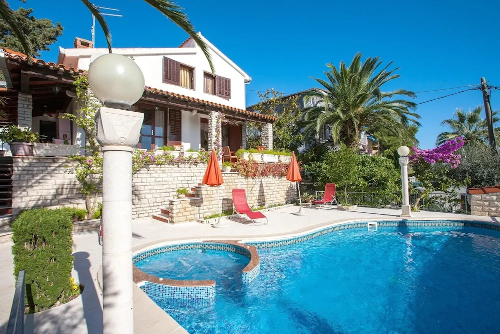 Villa With 4 Bedrooms In Seget Vranjica, With Wonderful Sea View, Private Pool, Enclosed Garden - 80