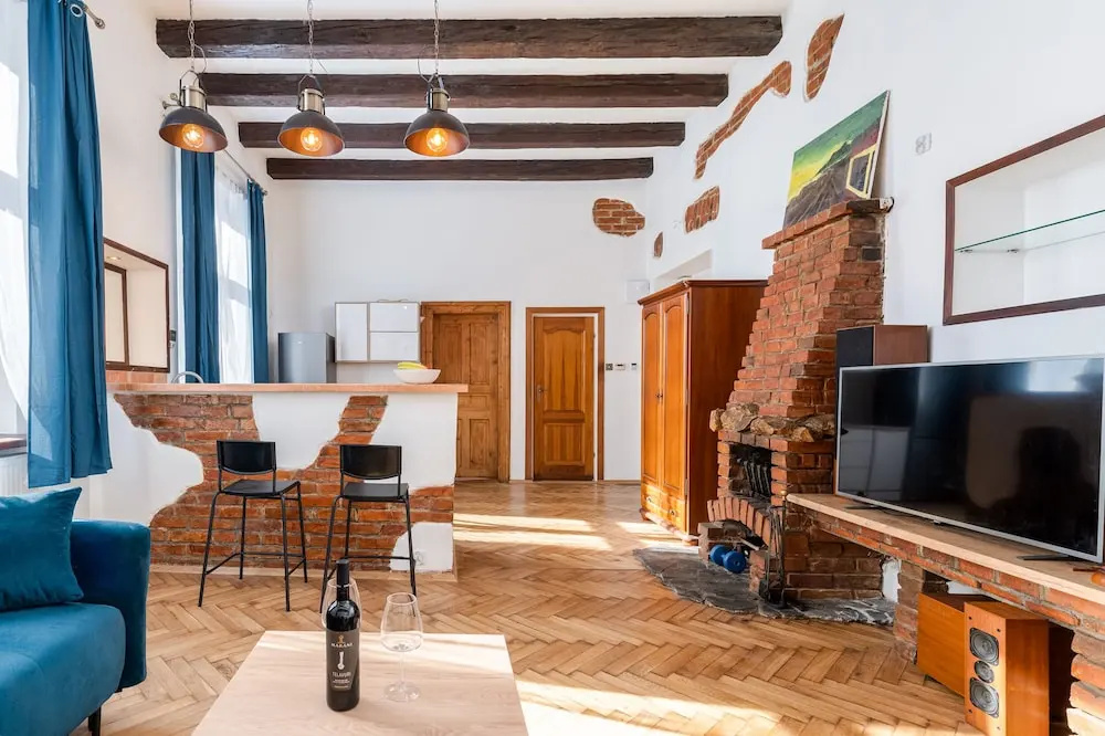 Charming Central Apartment