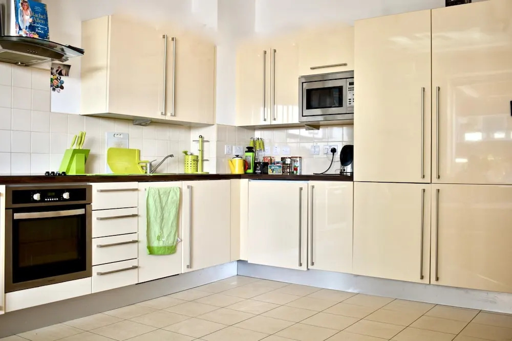 1 Bedroom Flat With Balcony in Rathmines