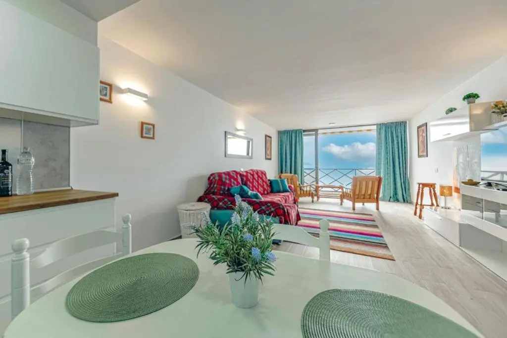 Ocean View Suite with Pool, 2 min beach