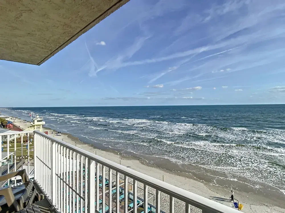 Oceania Beach Club 606