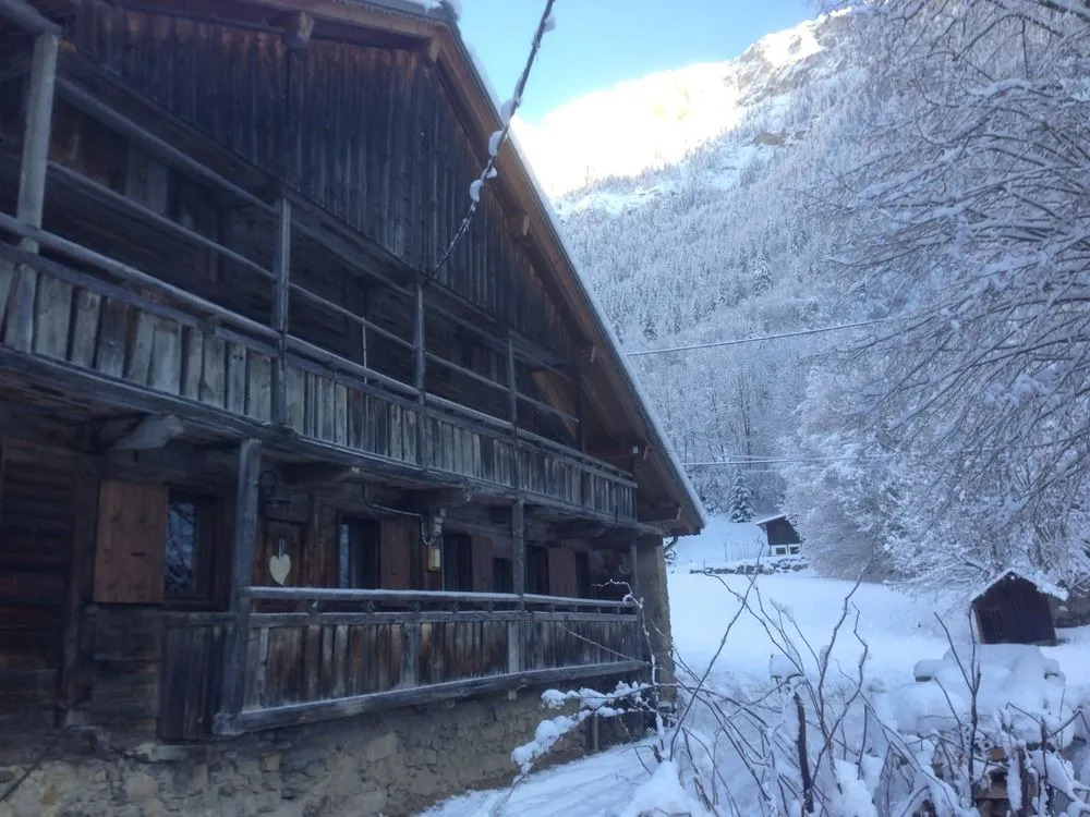 Warm and Stylish Boutique Lodge LEtoile de Savoie