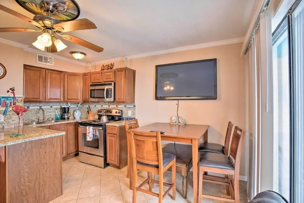 Oceanfront Corpus Christi Condo w/ Pool!