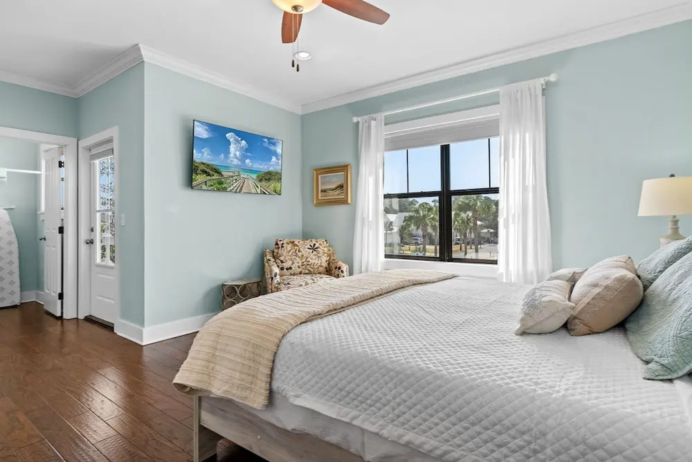 Sundaze 4 Bedroom Home by RedAwning