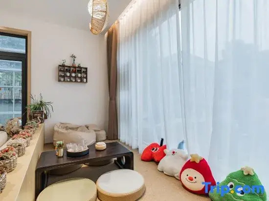 Qushanye · Moganshan Family Stream Tracing Wenquan Vacation Boutique Stay