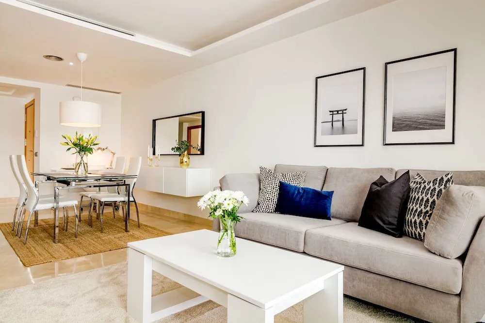 LAB-Modern 3 bedroom apart near beach