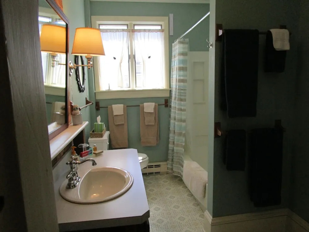 Pillow and Pantry B & B