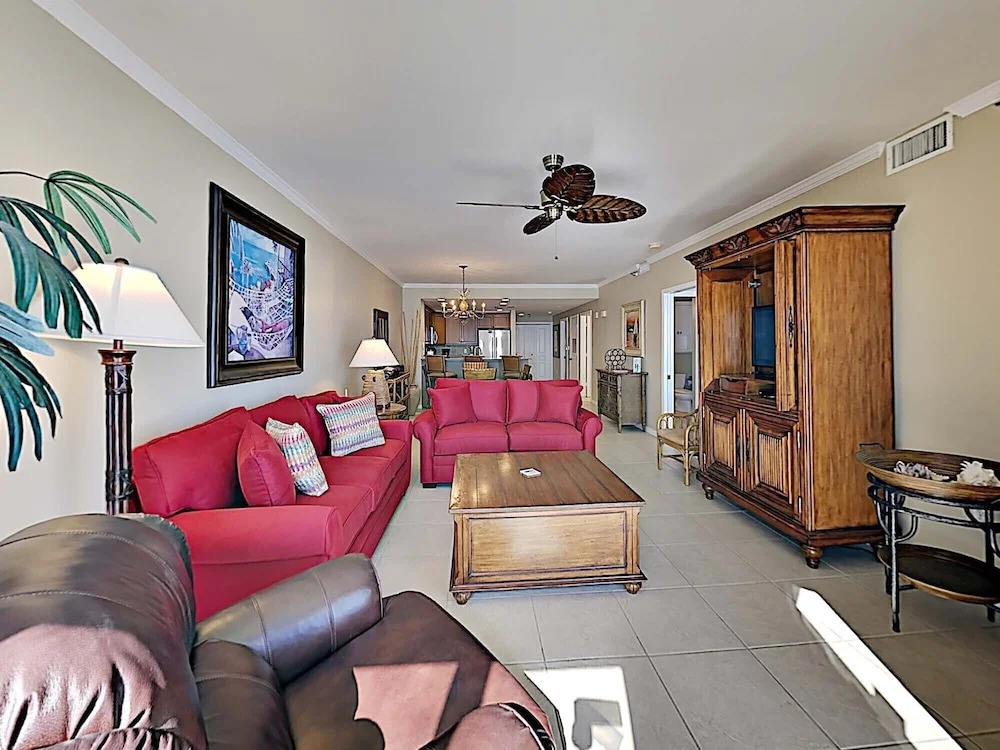 Emerald Isle Pensacola Beach by Southern Vacation Rentals