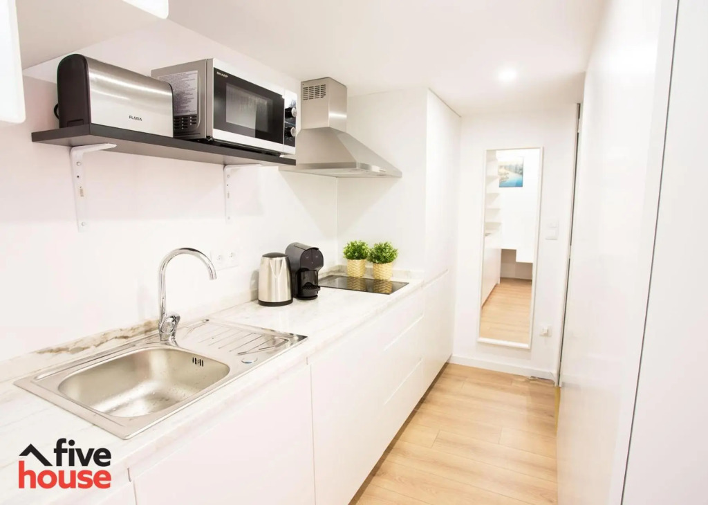 Five House 14A