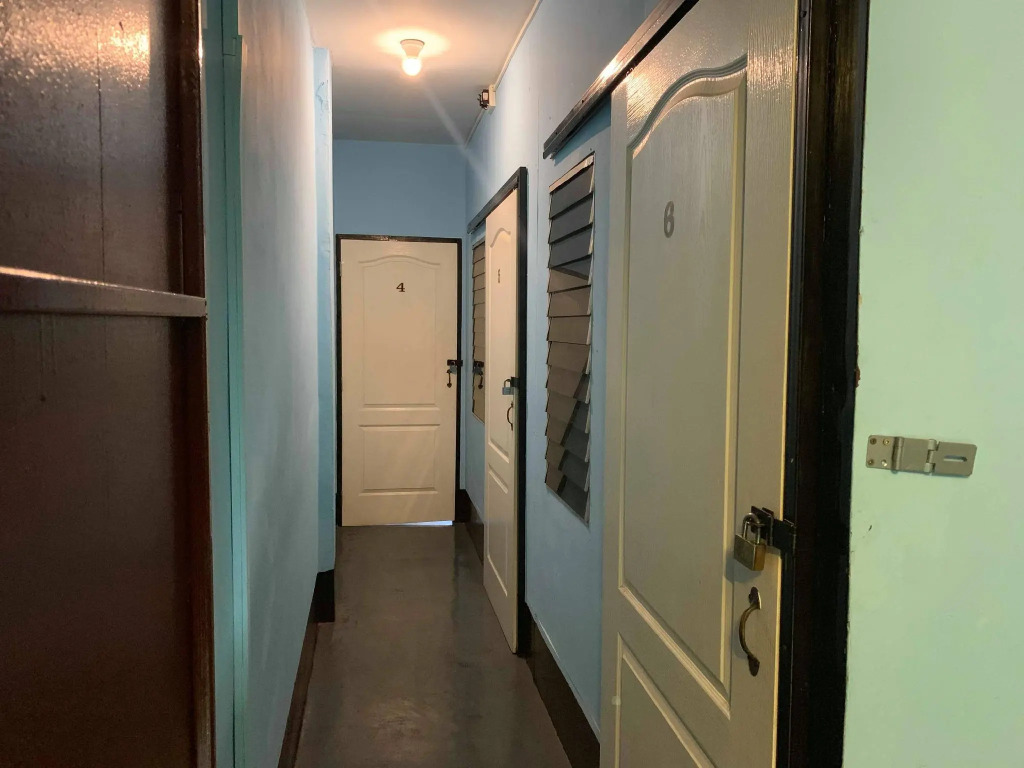 J Giant Hostel