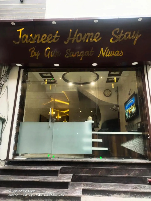 Jasneet Homestay