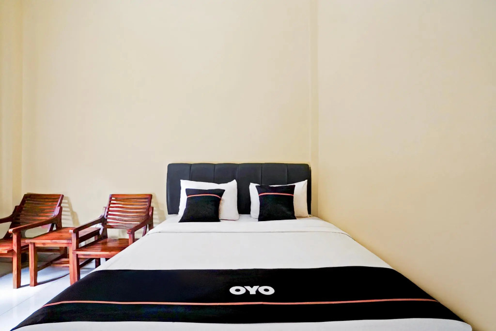 Hotel O Surabaya near Pelangi Park formerly D'best Kutisari