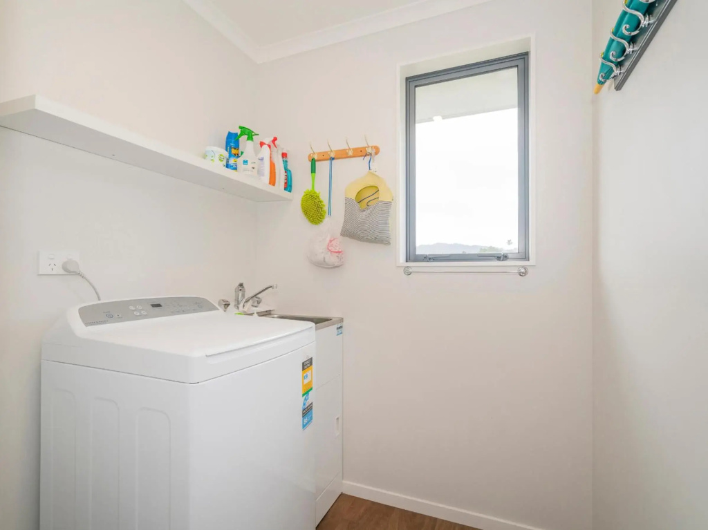 Manuka Lodge - Tairua Holiday Home