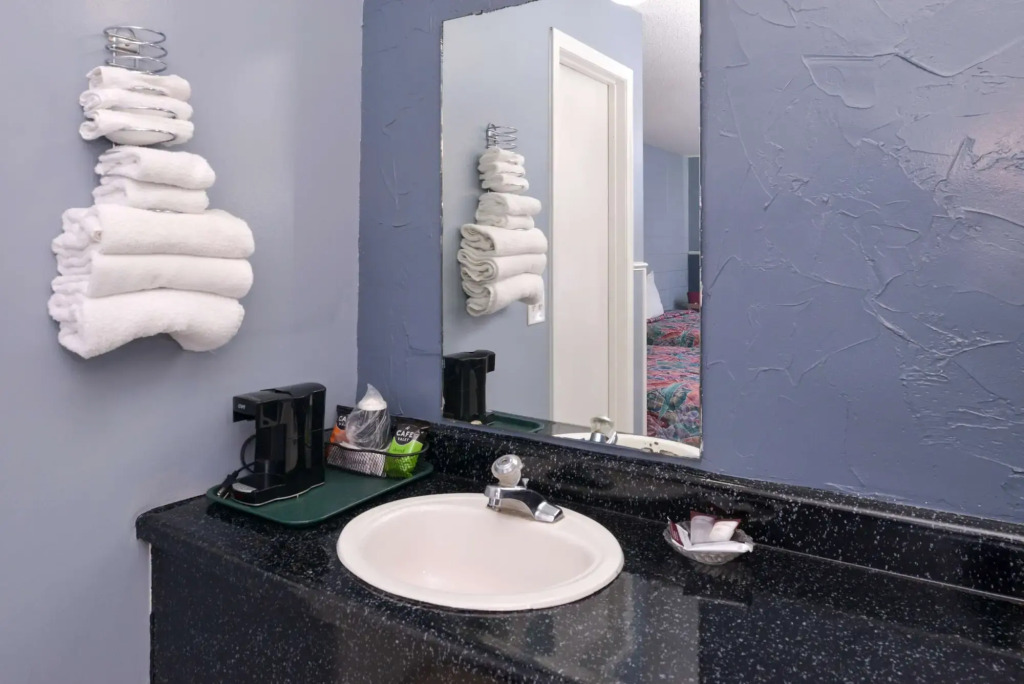 Americas Best Value Inn & Suites Branson - Near the Strip