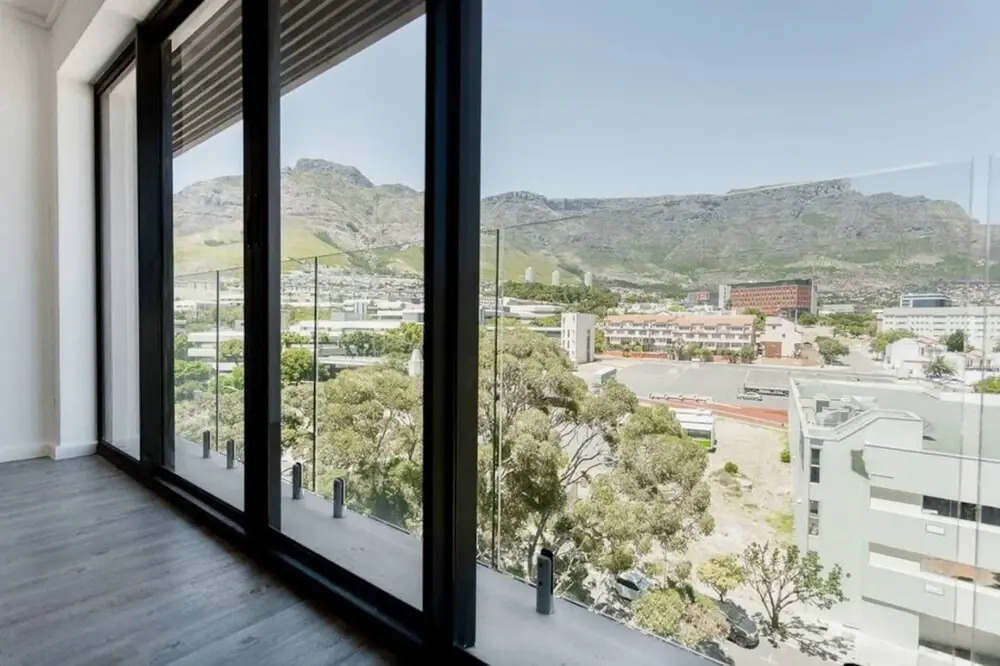 Designer 3 Peaks Apt Stunning Table Mountain Views