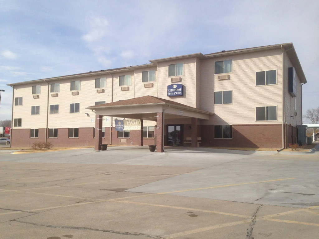 The Edgewood Hotel and Suites