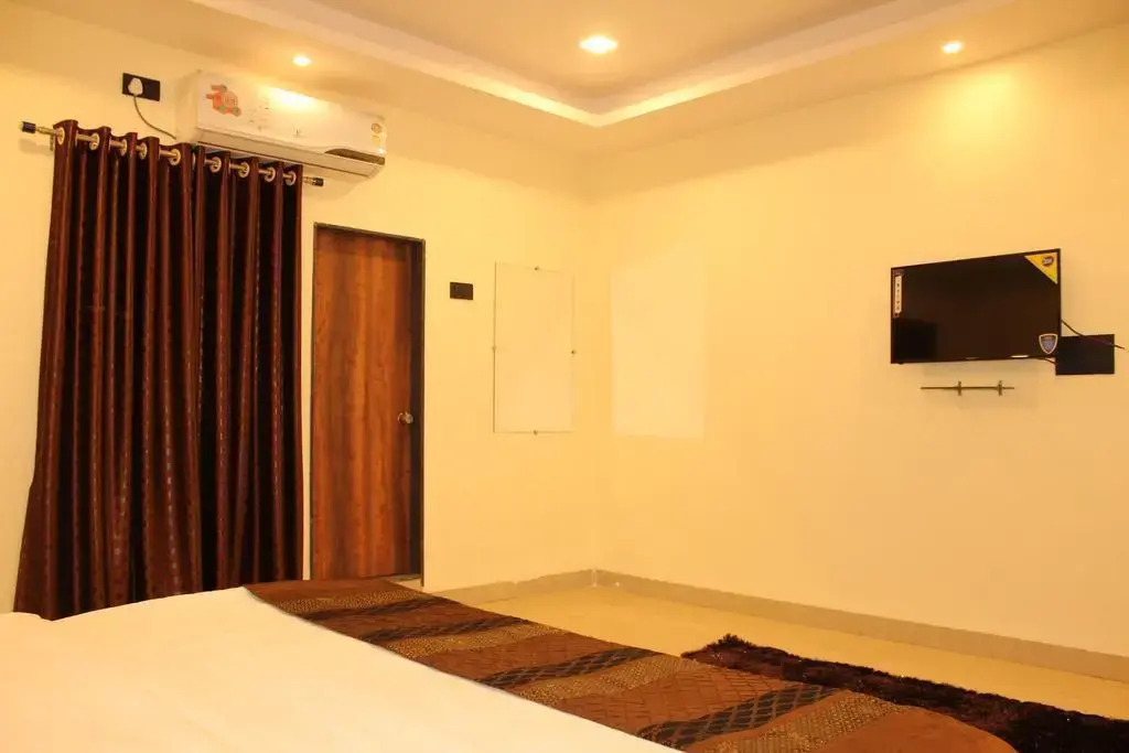 Asia Lodge Near Railway Station