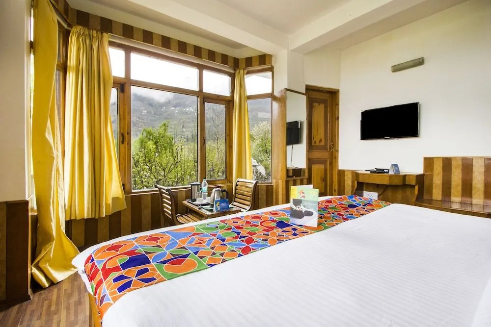 FabHotel Whispiring Wood