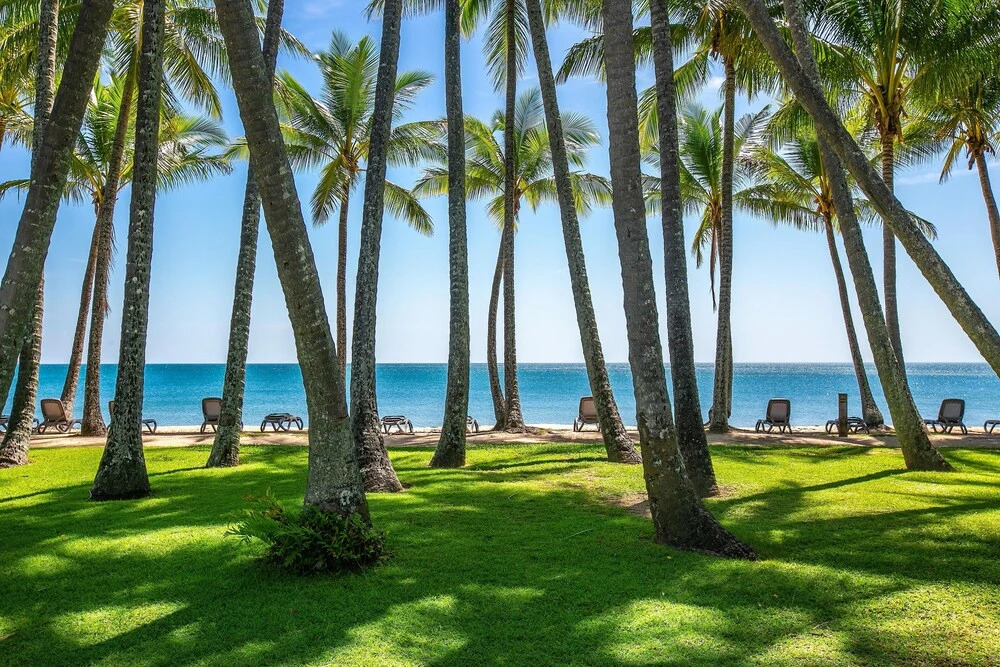 Belle Escapes - Absolute Beachfront Apartment with Private Pool Alamanda Resort "48"