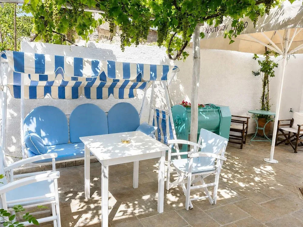 Hotel Elena - Cozy Seaside Double Suite in Skyros