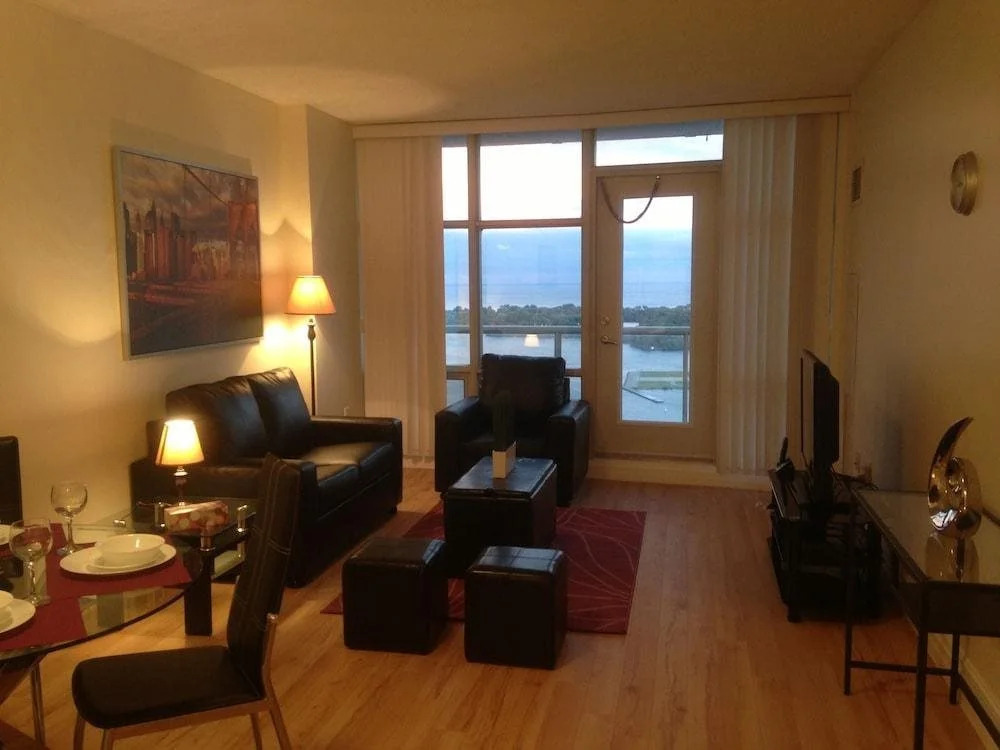 HydeWest - Mariner Furnished Suite