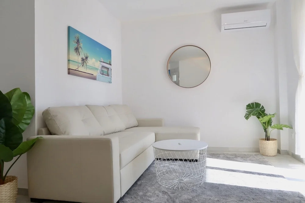 New Skandinavian penthouse-5min to beach