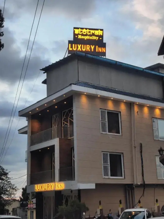 Luxury Inn by Stotrak Hotels