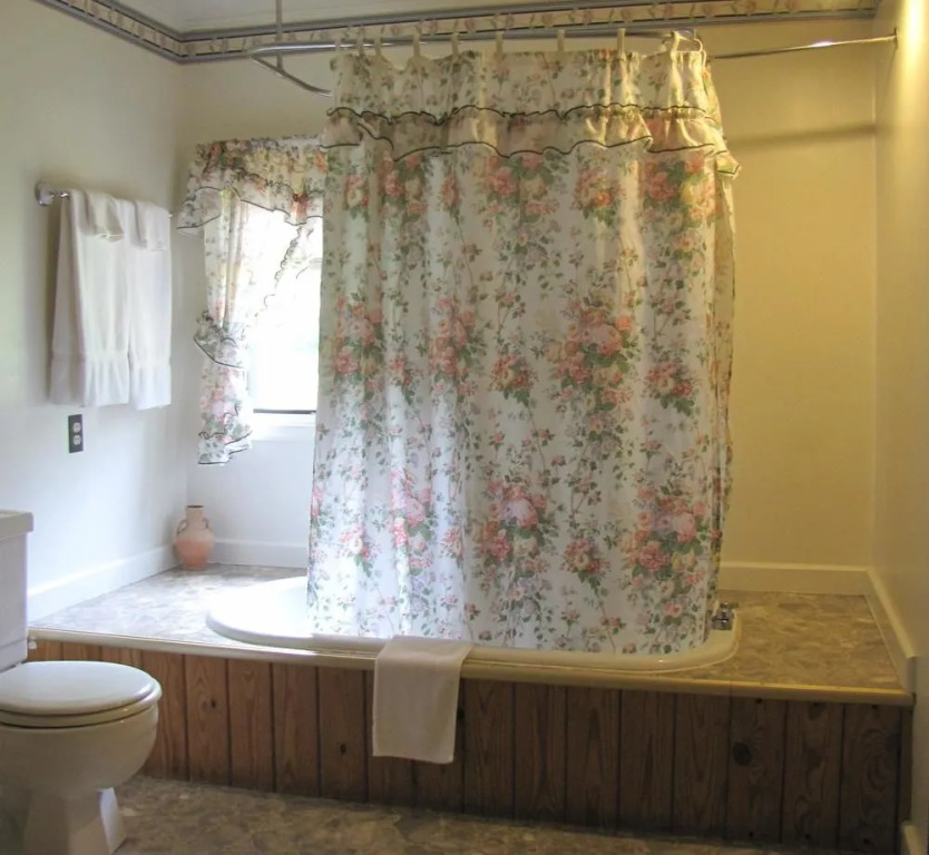 The Inn on Thistle Hill Bed & Breakfast and Wellness Center