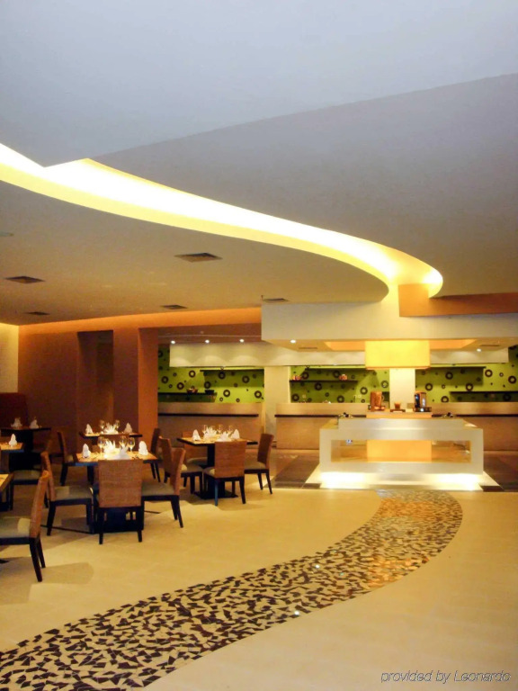 Отель Courtyard by Marriott Manado