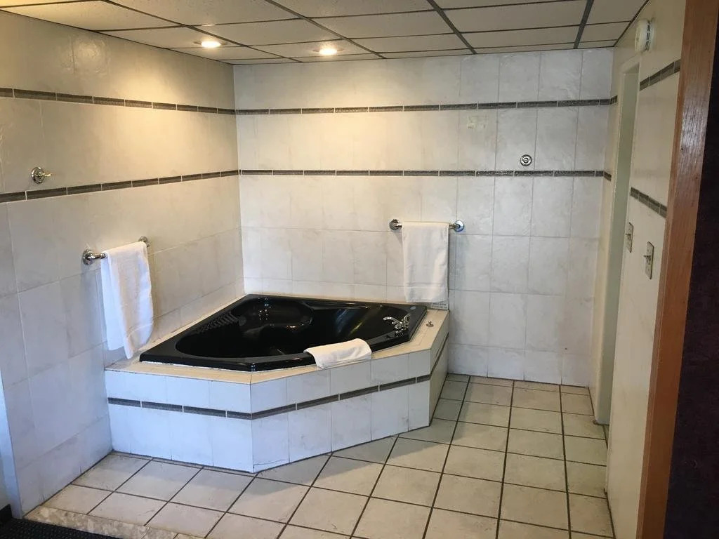 Midway Inn & Suites