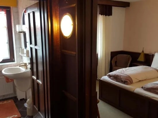 Landhotel "Zum Doppeldecker"