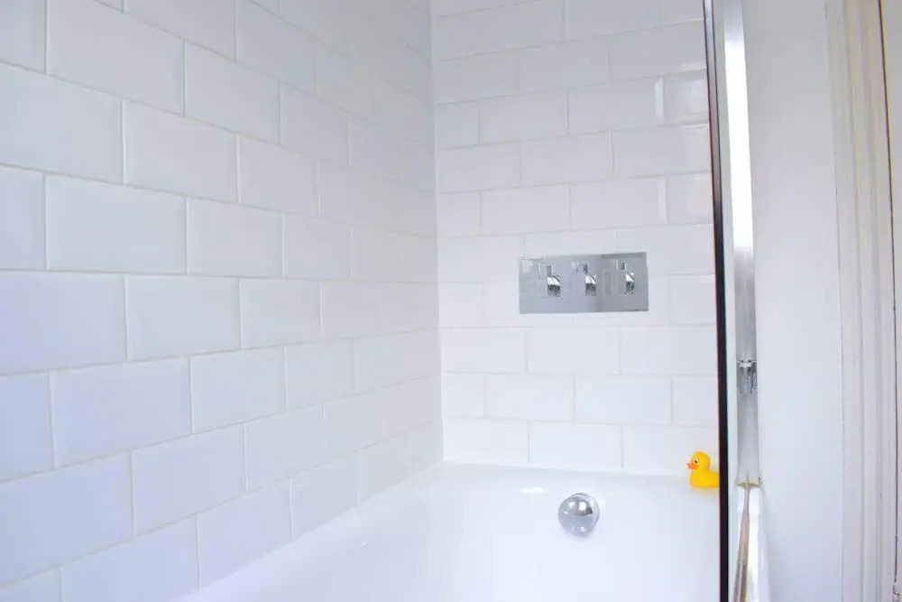3 Bedroom Victorian Flat With Parking in South East London