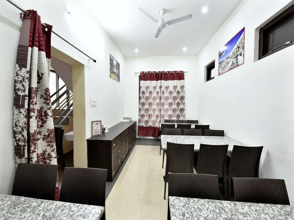OYO 12662 Hotel Granite Peak