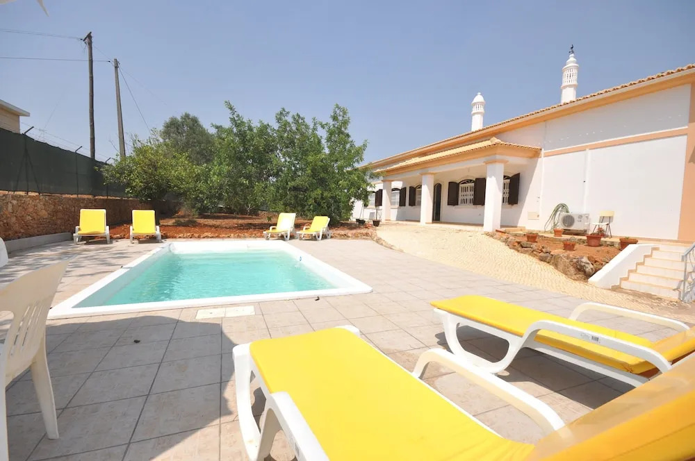 Large Country Villa With Private Pool, Vilamoura